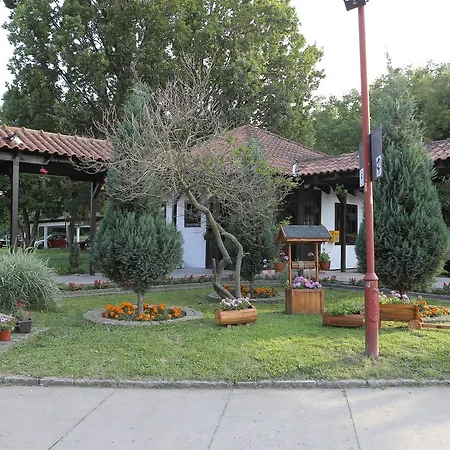 Stari Hrast 3*