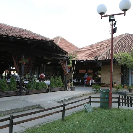 Stari Hrast 3*