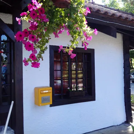 Motel Stari Hrast 3*