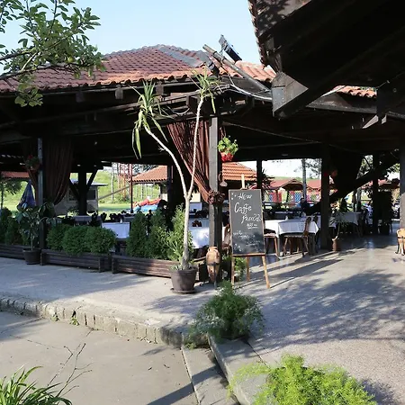 Stari Hrast Motel 3*