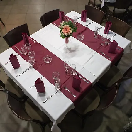 Stari Hrast Motel 3*