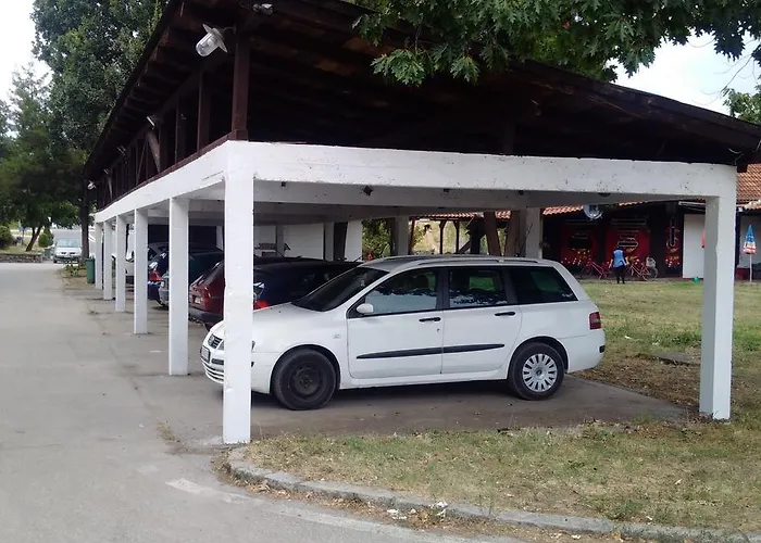 Stari Hrast Markovac